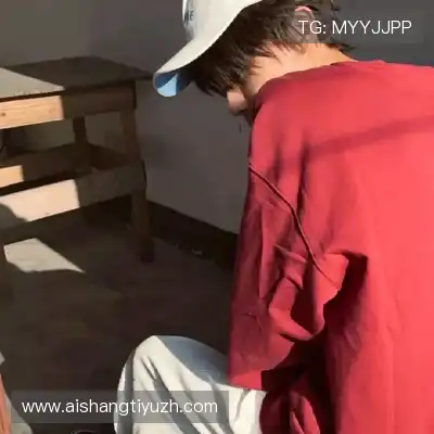 卢鸣革